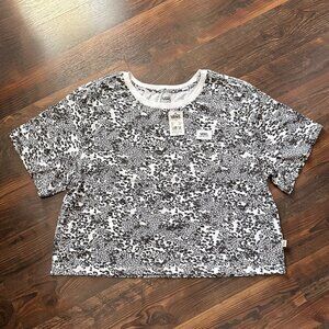 Vans Cheetah Blur Crop Top Tee - Size XL - New with tags